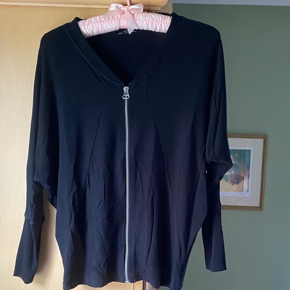 Zara black zip up cropped sweater